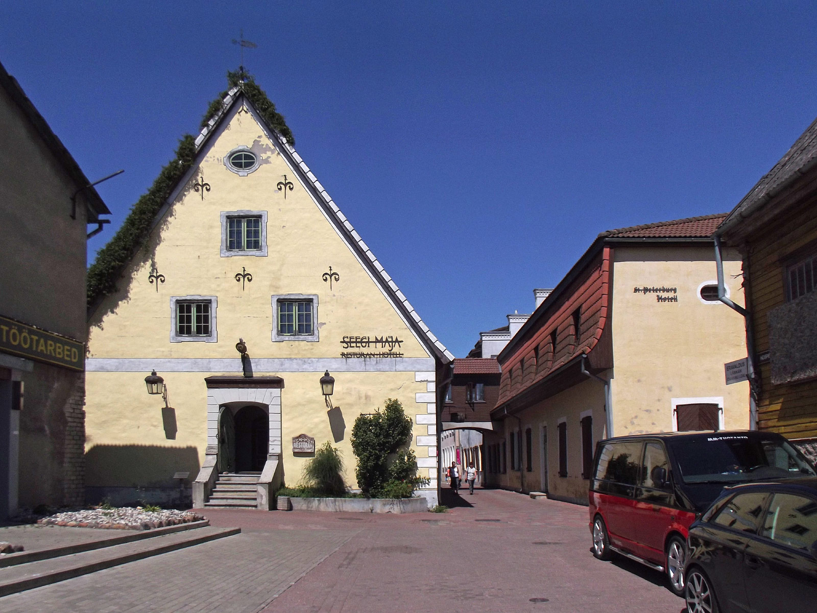 Pärnu (Пярну, Pernau)